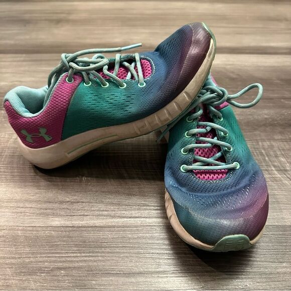 Girls Under Armour GPS Pursuit Prism Athletic Sneakers size 2Y - Picture 1 of 13